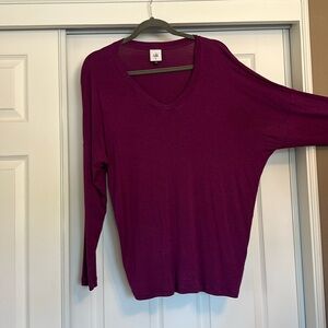 CAbi drop sleeve v neck tee, size M